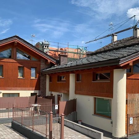Casa Vacanze Anais Nus Buitenkant foto