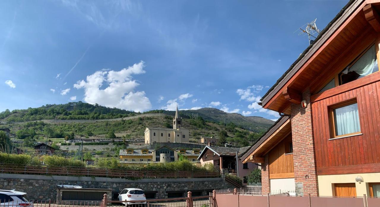 Casa Vacanze Anais Nus Buitenkant foto