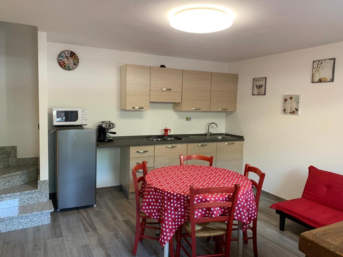 Casa Vacanze Anais Nus Buitenkant foto